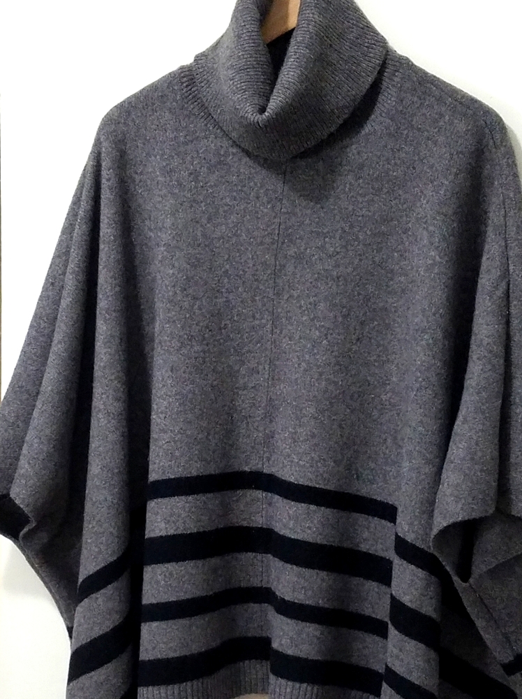 Tahari Ladies Cape